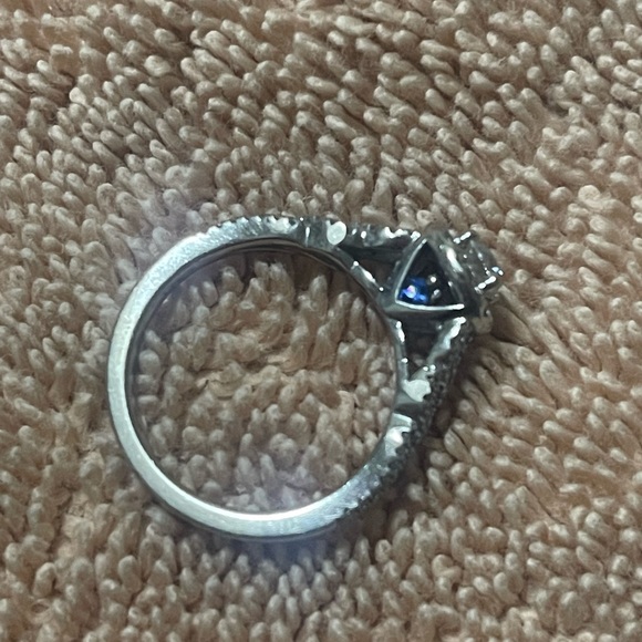 Wedding engagement ring and band - Picture 7 of 7